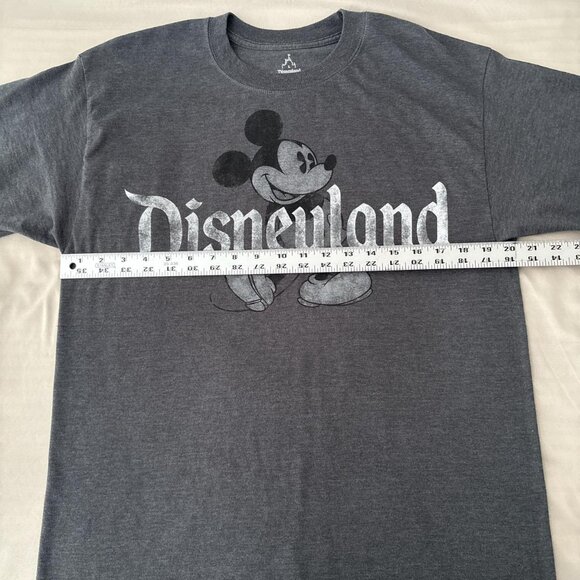 Disneyland Resort Mickey Mouse T-shirt. - Picture 4 of 5